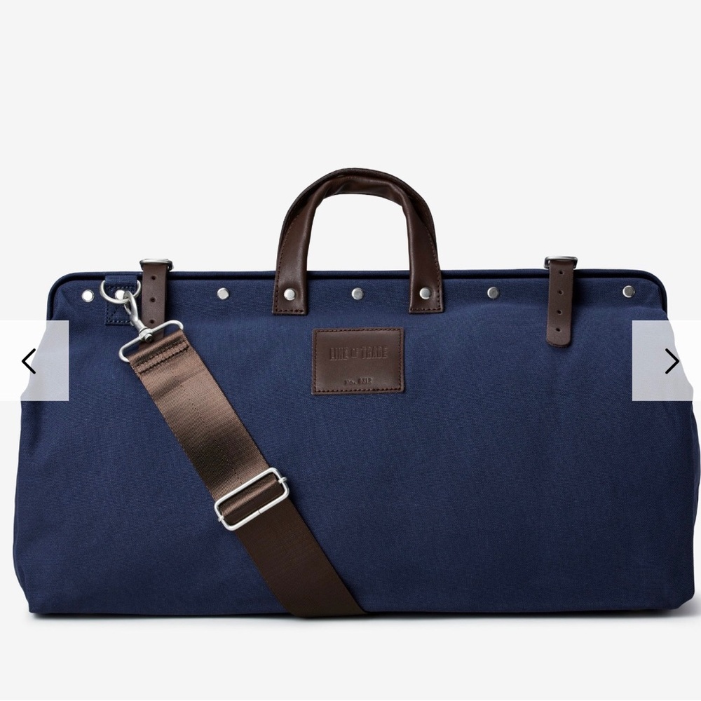 LINE OF DUTY Bespoke Post Canvas Weekender Bag Navy Canvas & Leather